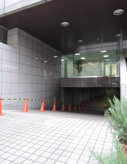 KS大阪江戸堀ビルの駐車場