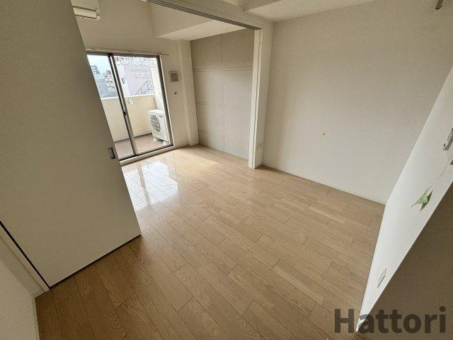 セレニテ江坂ルフレの居間・リビング