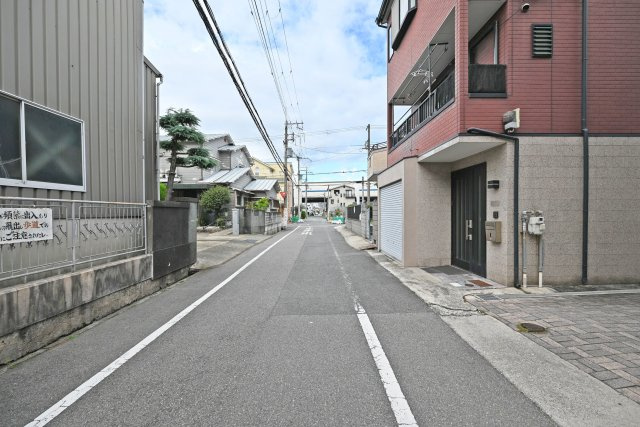 西宮市今津野田町中古戸建│4LDK+駐車1台可の前面道路含む現地写真|公道道路側の現地写真です。