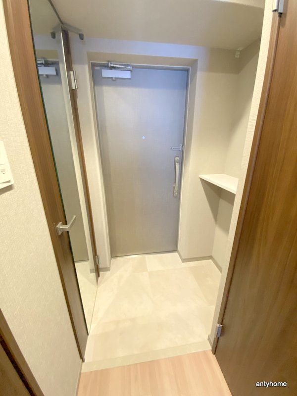 スプランディッド江坂III 仲介手数料無料の玄関