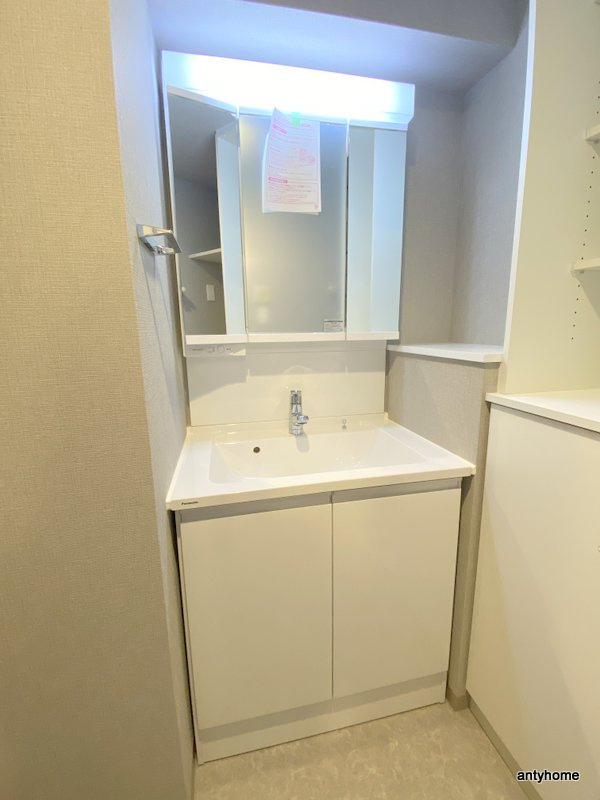 スプランディッド江坂III 仲介手数料無料の洗面所