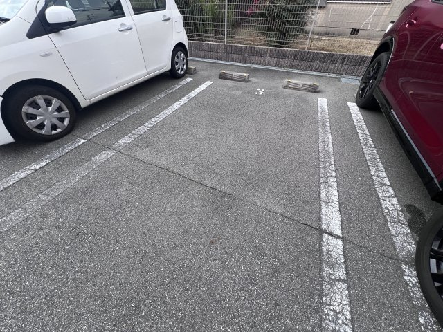 西宮市山口町下山口３丁目のアパートの玄関