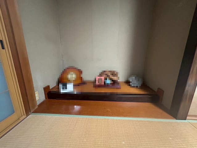 【価格改定】舞鶴市字行永の和室|縁側がございます。
掛け軸や小物を飾っていただけます。