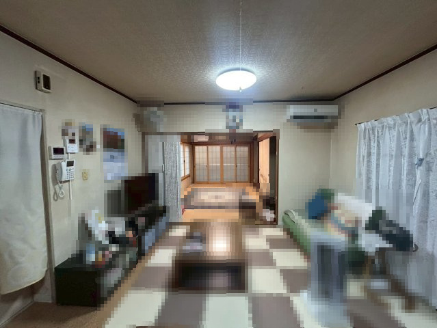 【価格改定】舞鶴市字行永の居間・リビング|落ち着いた雰囲気のDK。
ご家族団らんの時間をお過ごしいただけます。