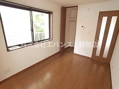 【寝室】 | ジュネパレス千葉第32 | 落ち着いて過ごせるお部屋なので、寝室にいかがでしょうか