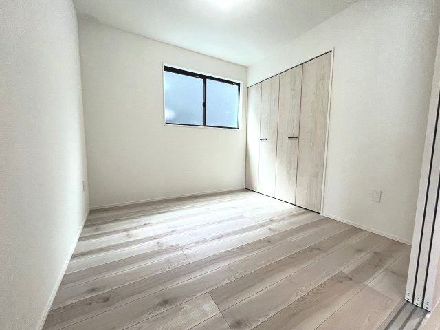 【洋室】 | 福岡市早良区重留2丁目2期　2号棟（全2棟）【仲介手数料無料・0円】 | 現地写真。1階洋室です。