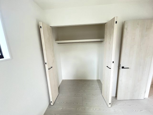 【収納】 | 福岡市早良区重留2丁目2期　2号棟（全2棟）【仲介手数料無料・0円】 | 施工例。施工例は完成時と異なる場合があります。