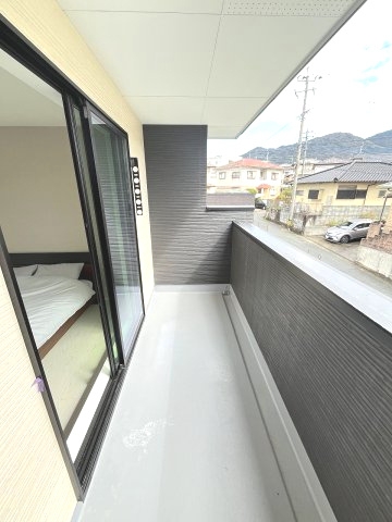 【バルコニー】 | 福岡市早良区重留2丁目2期　2号棟（全2棟）【仲介手数料無料・0円】 | 現地写真。インナーバルコニーです。