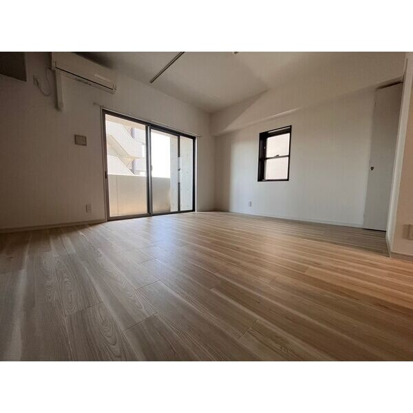 CASTELLO ASSO　名古屋市賃貸　仲介手数料無料の居間・リビング