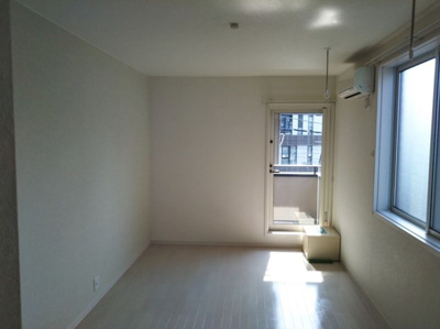 【居間・リビング】 | ボヌール南長崎 | 光沢ホワイトフローリング♪