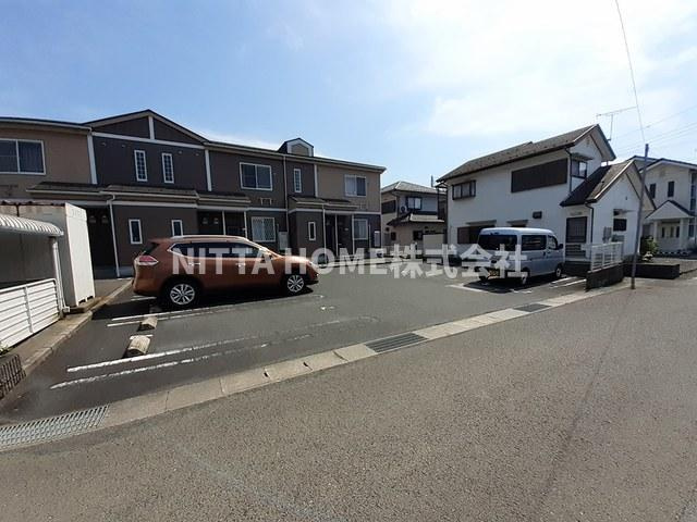 パパイヤプレースＡの駐車場|敷地内駐車場に空きがあります◇