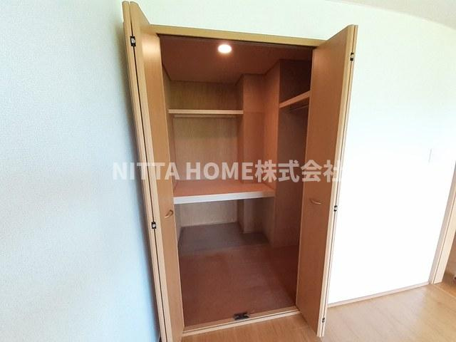 パパイヤプレースＡの収納|大きなクローゼットもありますよ◆