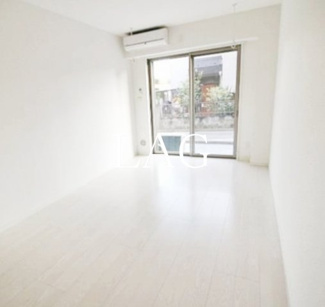 【居間・リビング】 | ＳＯＵＴＨ　ＰＡＲＫ | 洋室です。