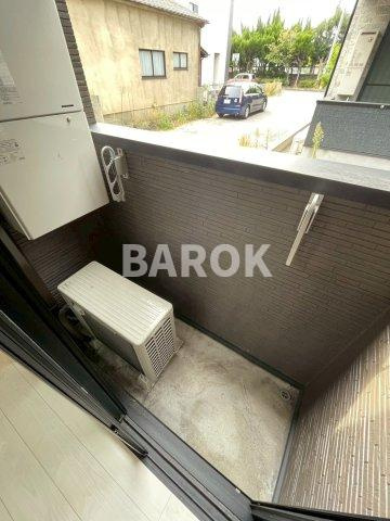 THE CUBE HAKOZAKIのバルコニー