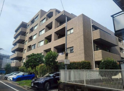 【外観】 | サーパス方南町 | 鉄筋コンクリート造のがっちりとした建物。