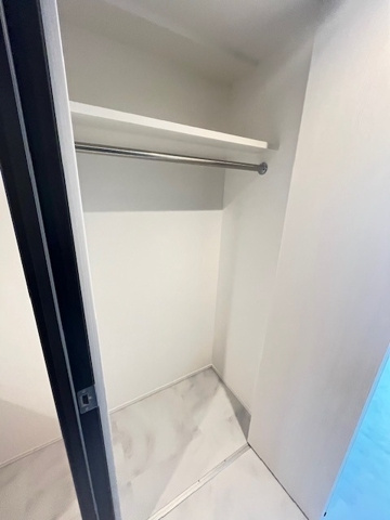 新品家具付きマンション西新橋1(KaGood東京)の収納