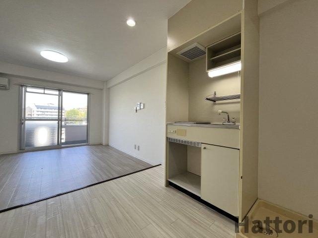 Gran Pino 春日(プランツ緑地)の居間・リビング