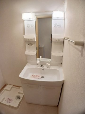 西宮市山口町上山口のアパートの洗面所