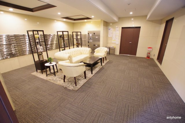 スプランディッド難波　仲介手数料無料のロビー