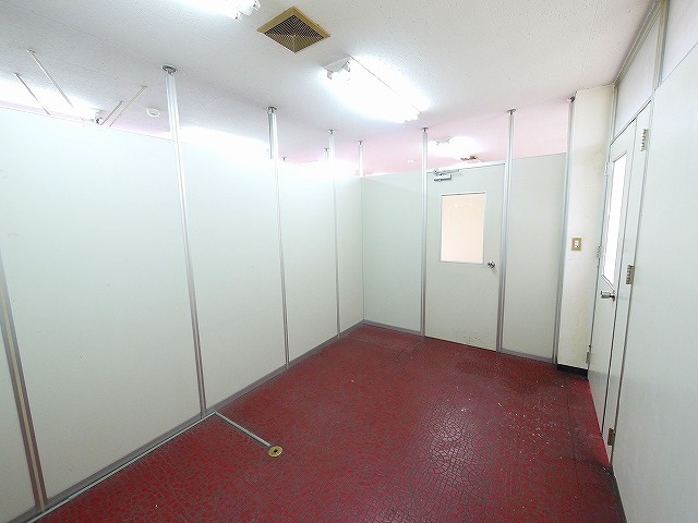 大和第3ビルの内装