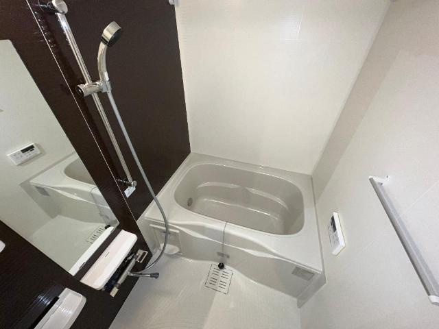 西宮市塩瀬町名塩のアパートの浴室|バス