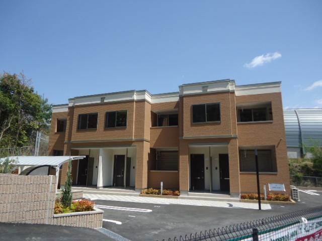 西宮市塩瀬町名塩のアパートのエントランス|外観写真（昼）