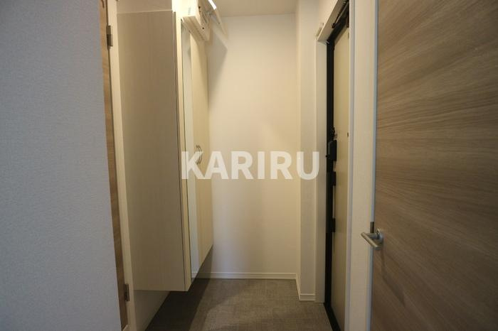 Les jours Shimizu（レ・ジュール清水）の玄関