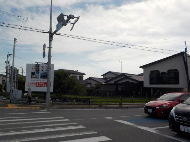 久留米市高良内町　売り土地の周辺|県道沿いです。