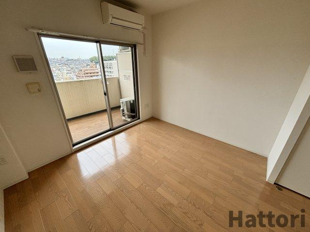 セレニテ江坂ルフレの居間・リビング