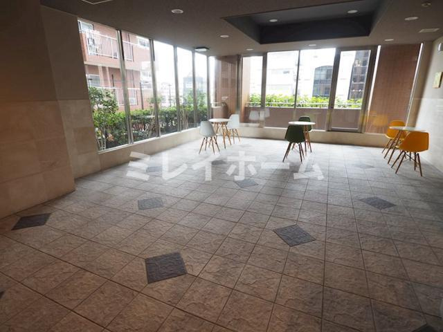 レジディア島津山のロビー