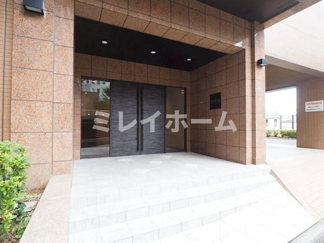 レジディア島津山のエントランス