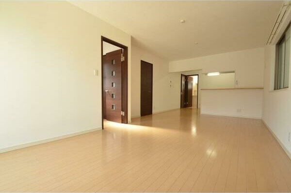 アムールリーフ　Aの居間・リビング