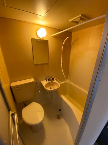 国分寺市東元町３丁目のアパートの浴室