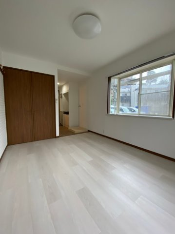 国分寺市東元町３丁目のアパートの居間・リビング