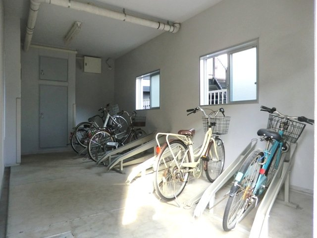 礎のその他共用部分|★敷地内に自転車駐輪場を完備★