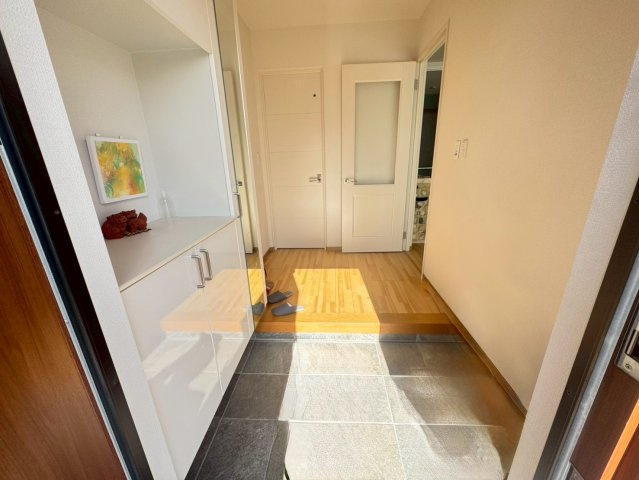 神栖市堀割　中古戸建の玄関