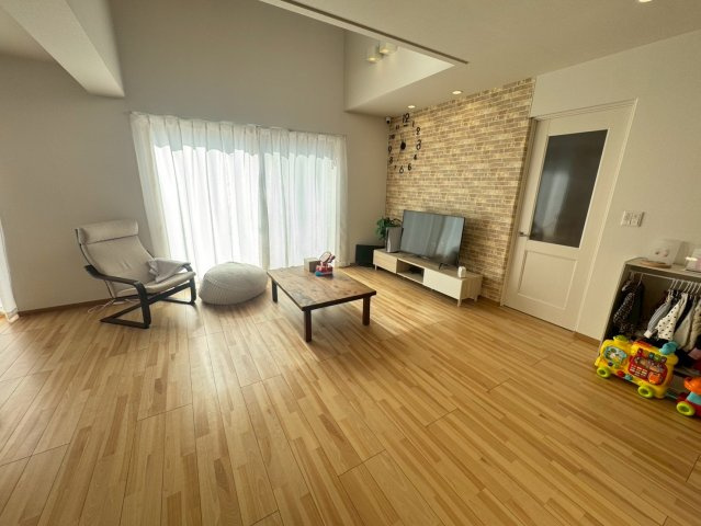 神栖市堀割　中古戸建の居間・リビング