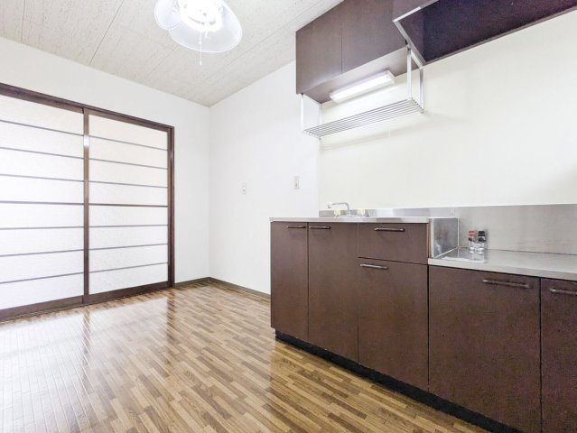 コスモ学文殿の居間・リビング|入居中のため、別のお部屋です