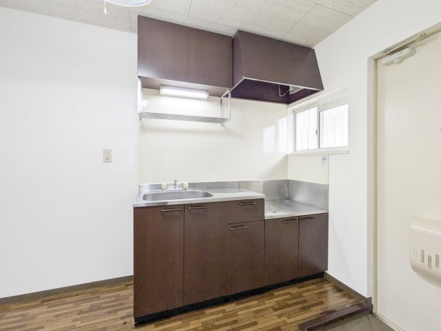 コスモ学文殿のキッチン|入居中のため、別のお部屋です