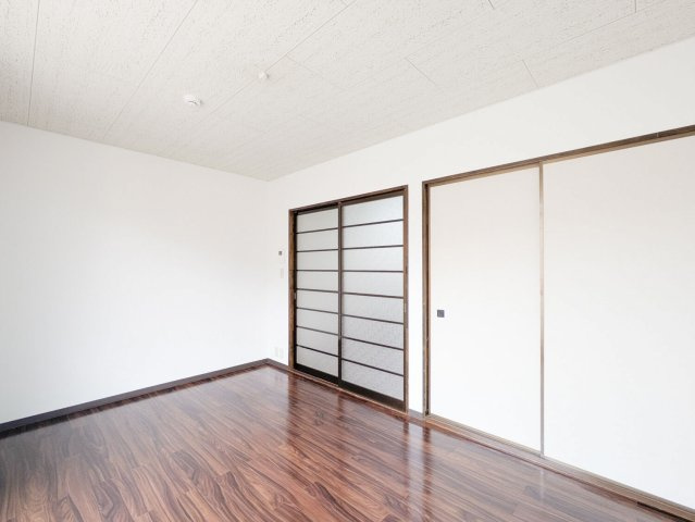 コスモ学文殿の居間・リビング|入居中のため、別のお部屋です