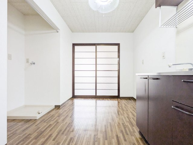 コスモ学文殿の居間・リビング|入居中のため、別のお部屋です