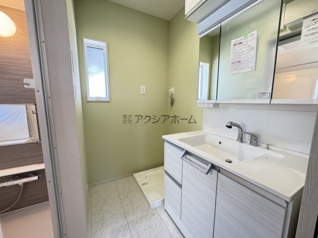 東村山市野口町３丁目・全3棟　新築一戸建　2号棟の独立洗面台|シャンプードレッサー付洗面化粧台