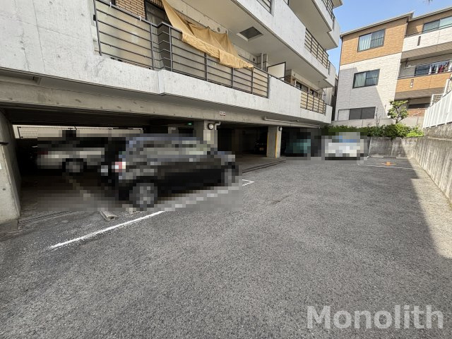 鳳SWINGの駐車場