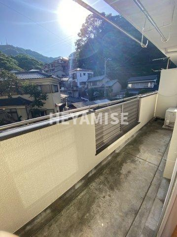 椿谷ビルのバルコニー