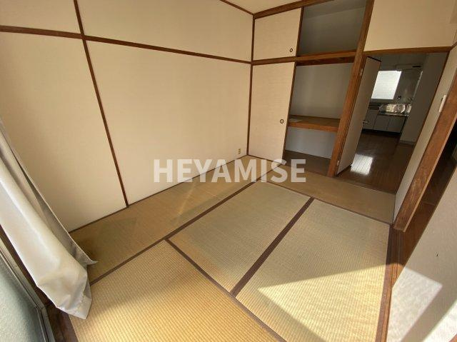 椿谷ビルの和室