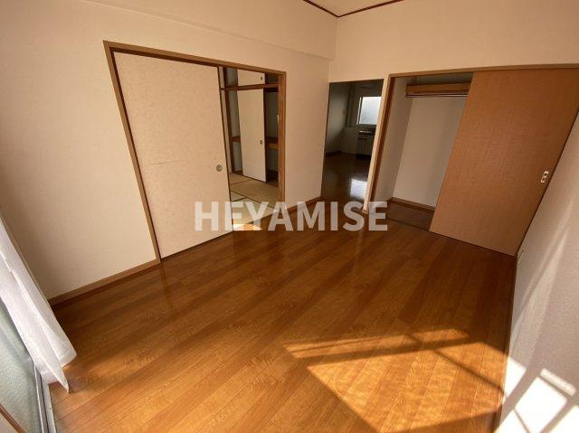 椿谷ビルの内装