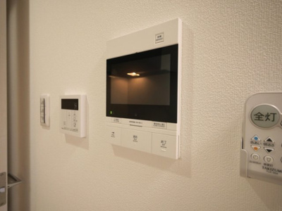 【セキュリティ】 | エグゼ大阪CITYオースティン | モニター付きインターホンです