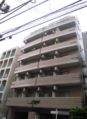 【外観】 | パークウェル東中野 | 鉄筋コンクリート造のがっちりとした建物。