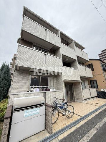 セジュール谷町六丁目のエントランス