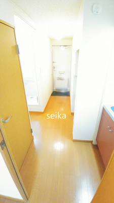 【玄関】 | ｐｅｒｓｉｍｍｏｎ | １階のお部屋の廊下です。